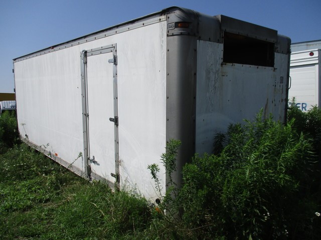 24 ft. COMMERCIAL BABCOCK 24 ft refrigerated box, FRP material, barn doors, side passenger door, inside height 88 inches, inside width 94 inches, rear door opening, 84 inches, aluminum floor, Kemlite walls, 1 row of tie bar, aluminum crash plate, 2 dome lights.